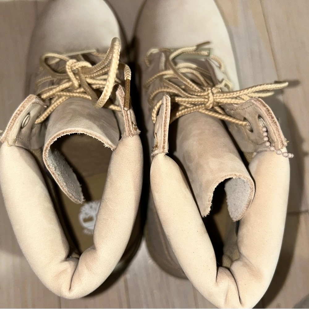 Timberland Women's Cream Suede Combat Boots - Picture 8 of 9